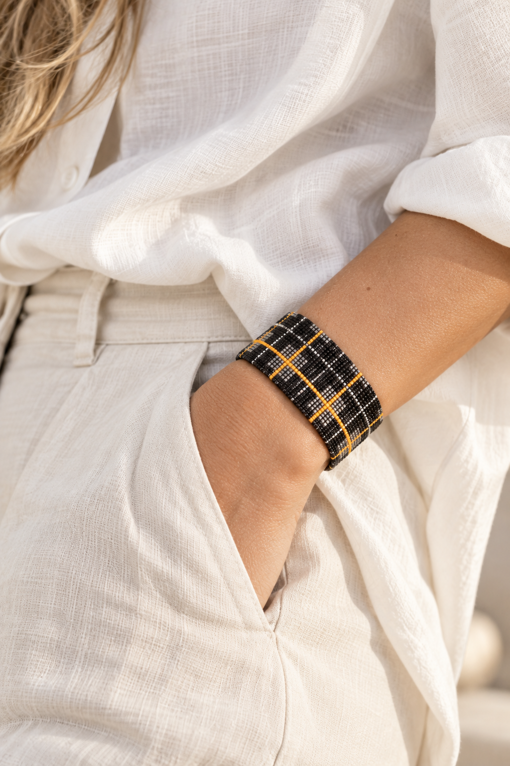 Pulsera Margot — Negro, Plata y Amarillo Dorado